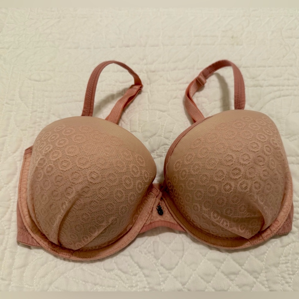 Victoria's Secret Fabulous Lined Demi Bra in Coral